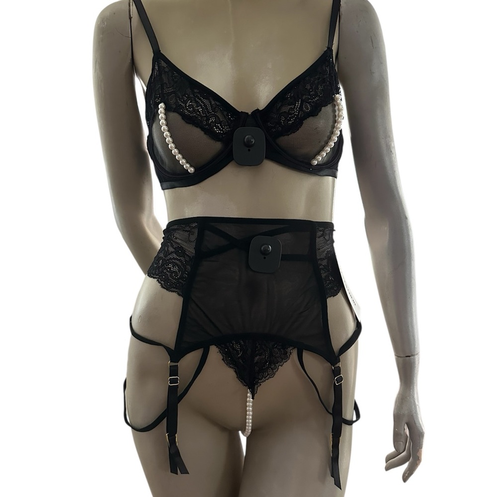 Oh La La Cheri High Waisted Pearl Crotch Lace Bra Garter Set - NWT